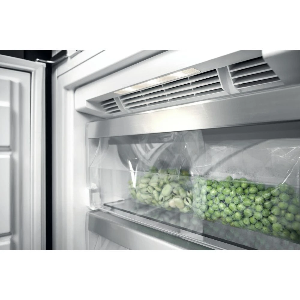 Whirlpool AFB18431, Frost Free, Integrated Freezer - Image 3