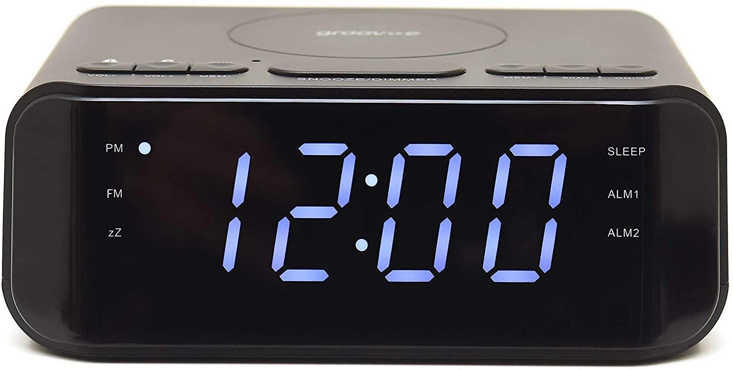 Groov-e GVWC06BK, Atlas Alarm Clock Radio W/ USB & Wireless Charging - Image 2